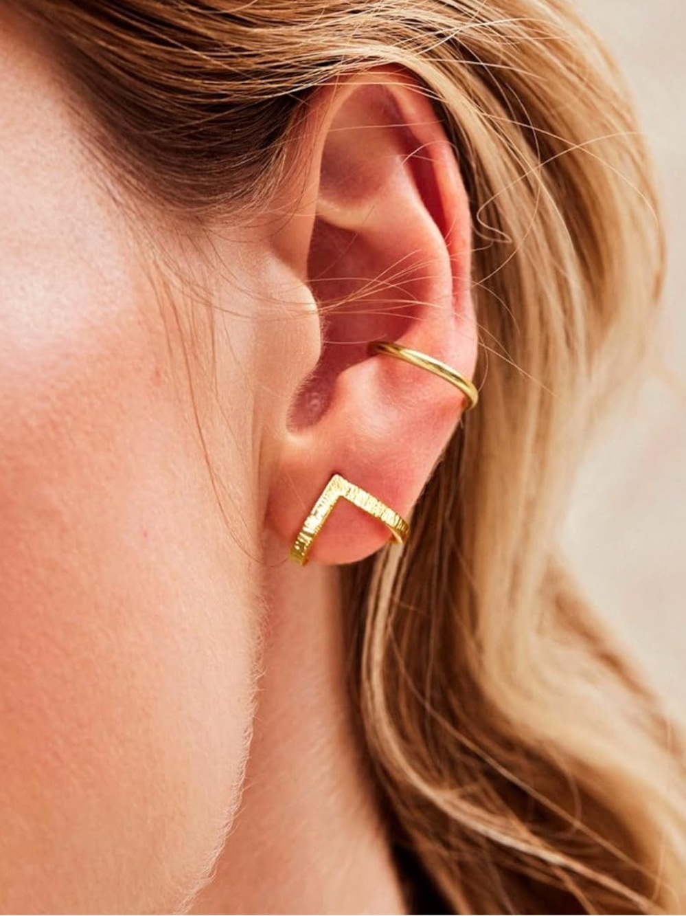 14K Gold Plated 925 Sterling Silver Chevron V-Shape Triangle Earrings - Picture 4 of 6
